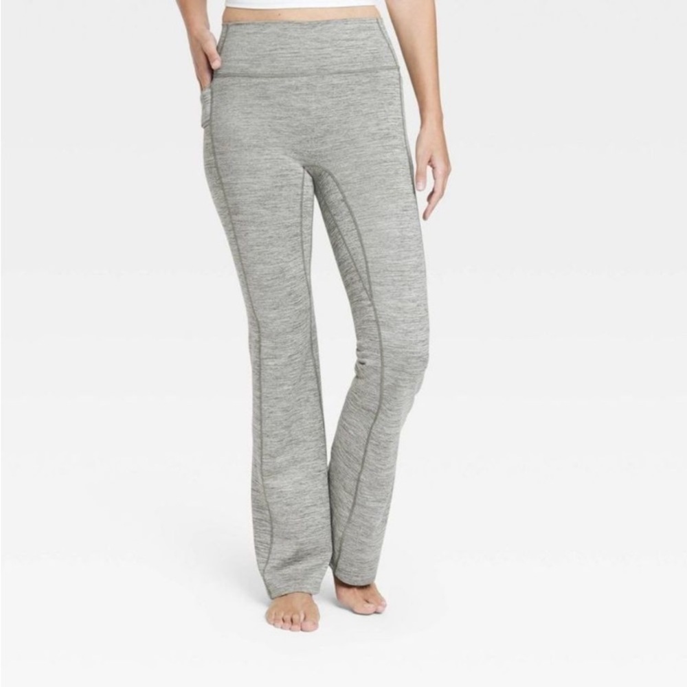 All in Motion Women's Ultra High-Rise Flare Leggings 
Heathered green